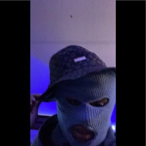 Meet your Posher, Cole